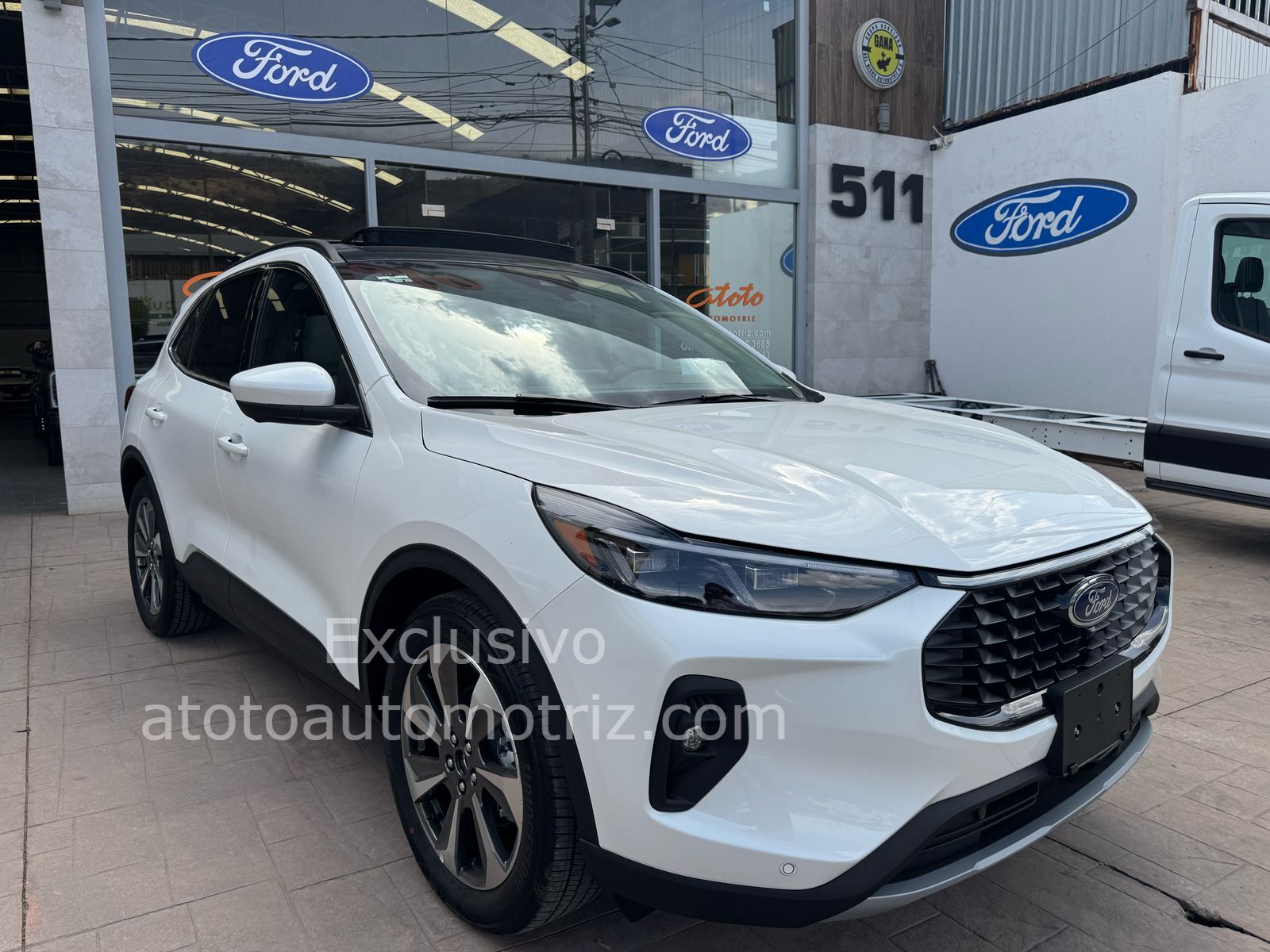 Ford Escape 2025 Platinum Automático Plata