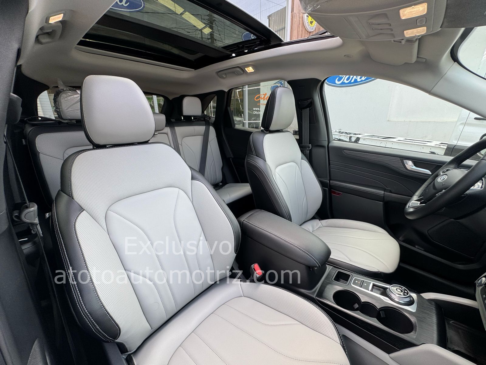 Ford Escape 2025 Platinum Automático Plata