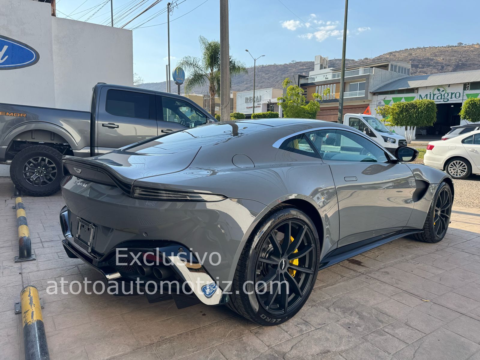 Aston Martin Vantage 2019 2p V8 4.0L Automático Gris