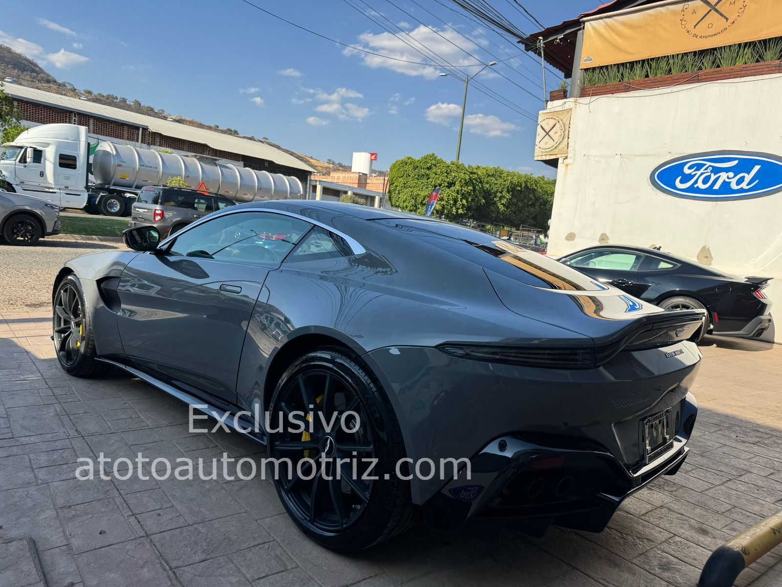 Aston Martin Vantage 2019 2p V8 4.0L Automático Gris