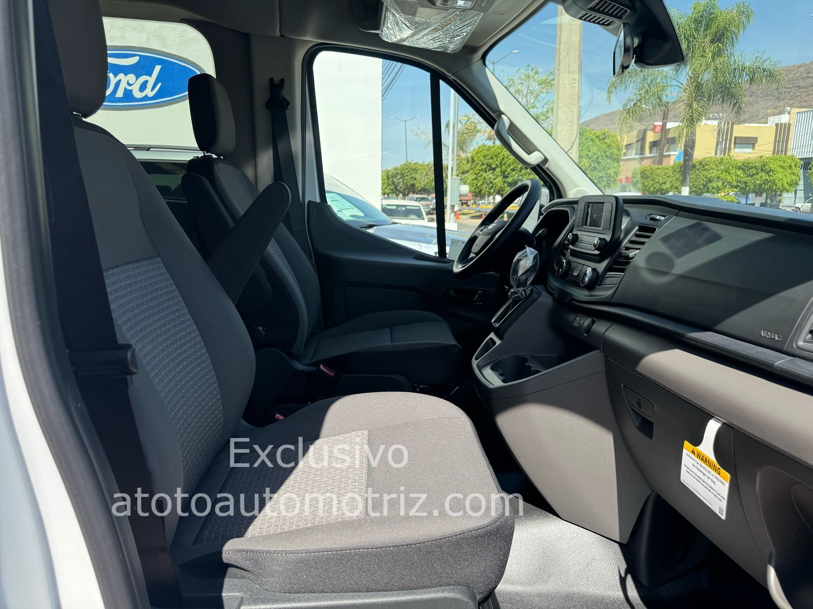 Ford Transit 2025 15 Pasajeros V6 Automático Blanco
