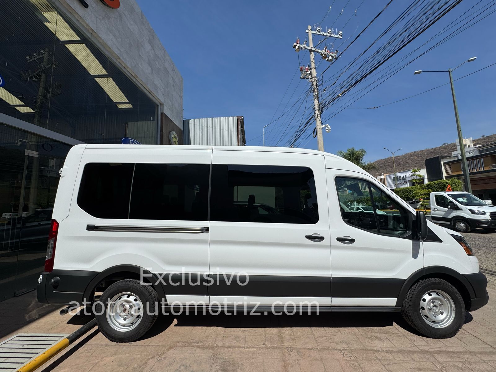 Ford Transit 2025 15 Pasajeros V6 Automático Blanco