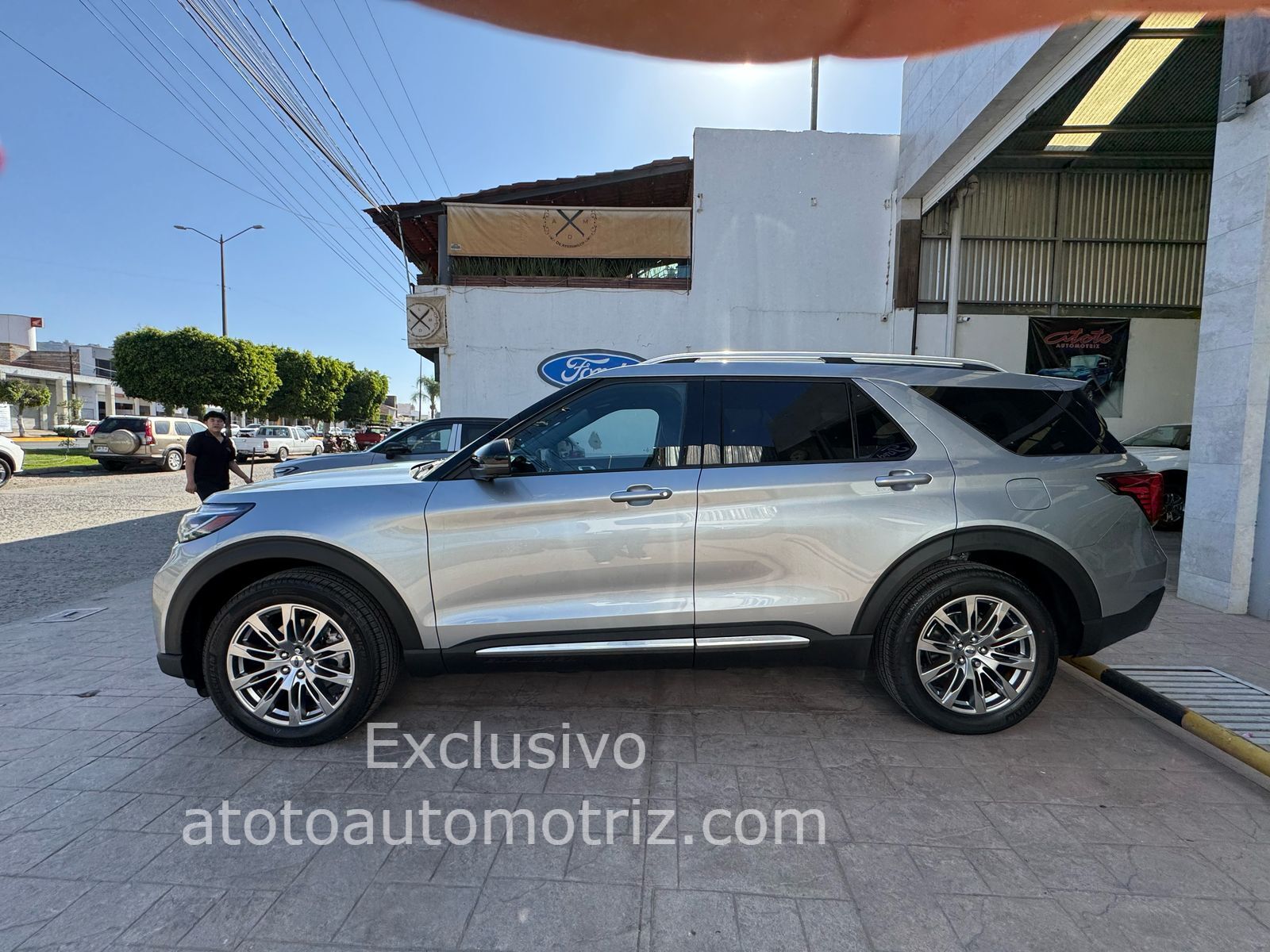 Ford Explorer 2025 Platinum Automático Plata