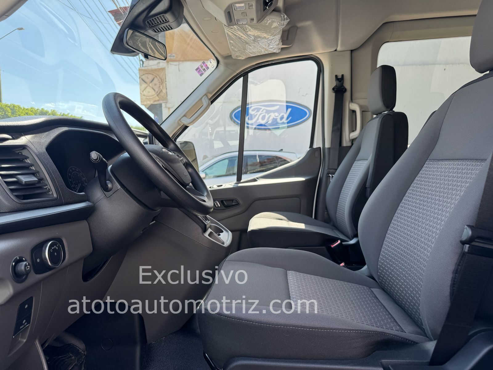 Ford Transit 2025 15 Pasajeros V6 Automático Blanco