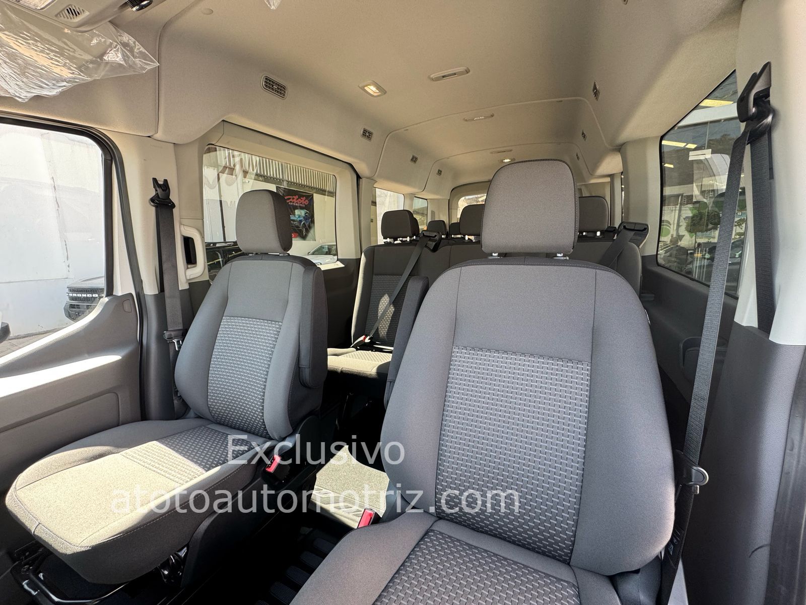 Ford Transit 2025 15 Pasajeros V6 Automático Blanco