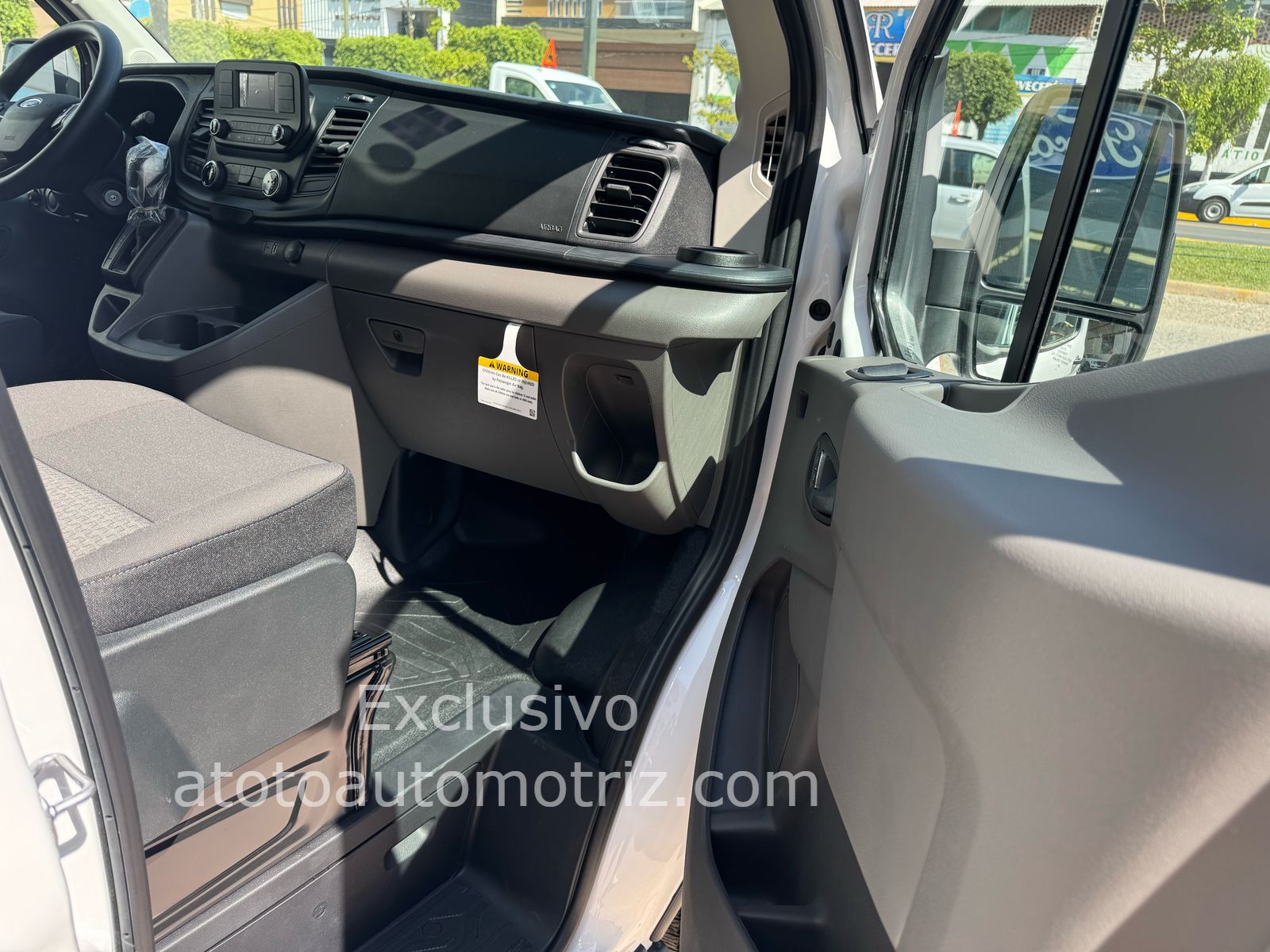 Ford Transit 2025 15 Pasajeros V6 Automático Blanco