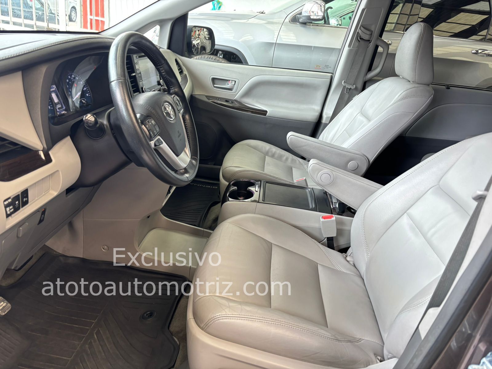 Toyota Sienna 2019 XLE Piel Automático Oxford