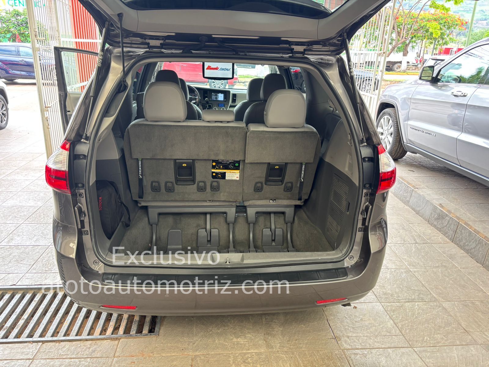 Toyota Sienna 2019 XLE Piel Automático Oxford