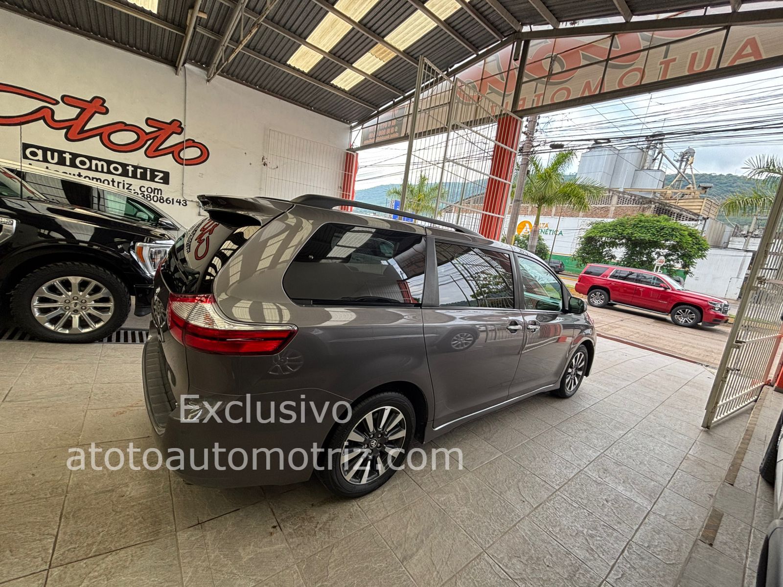 Toyota Sienna 2019 XLE Piel Automático Oxford