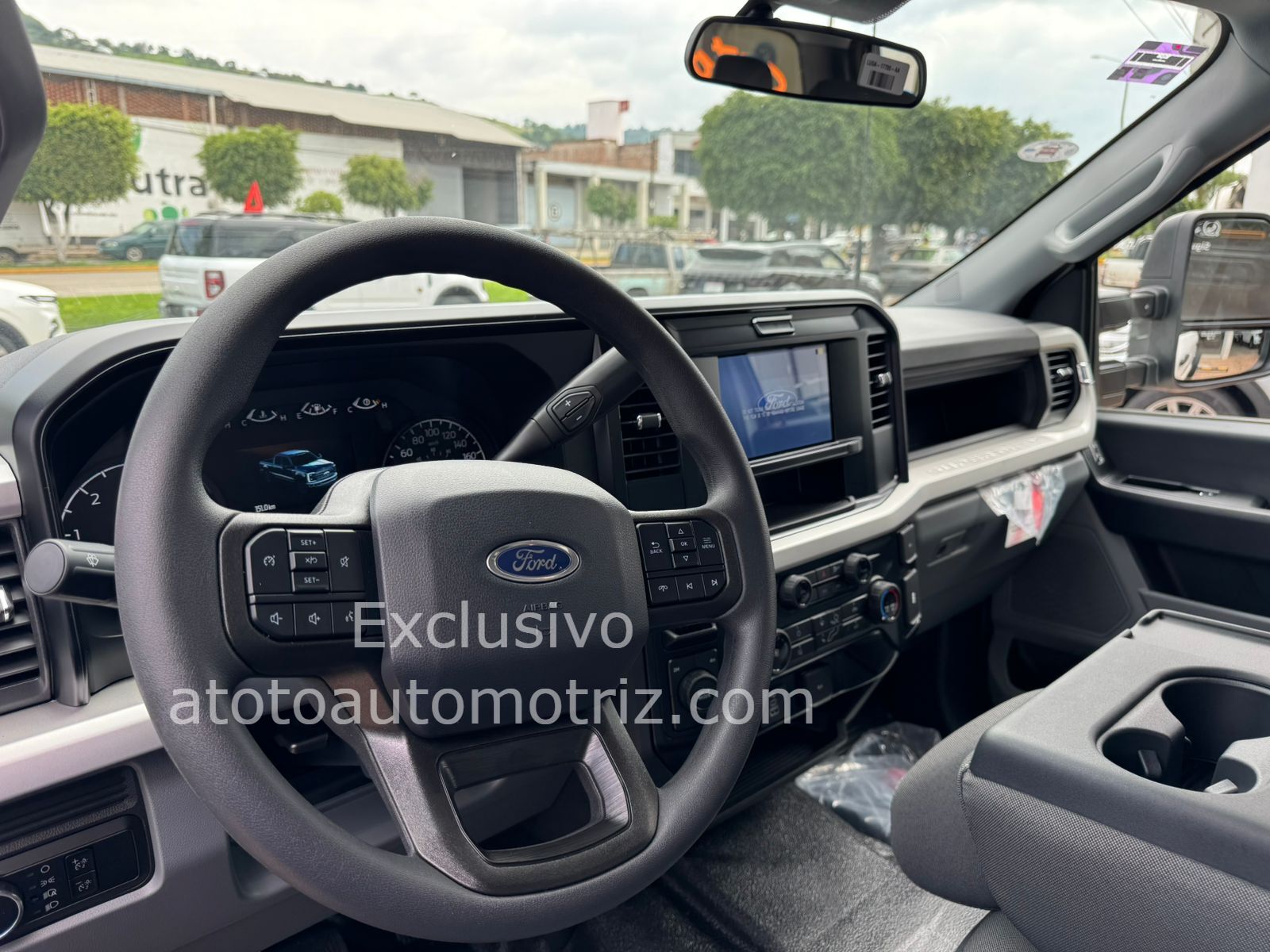 Ford F350 2024 Doble Cabina Automático Blanco