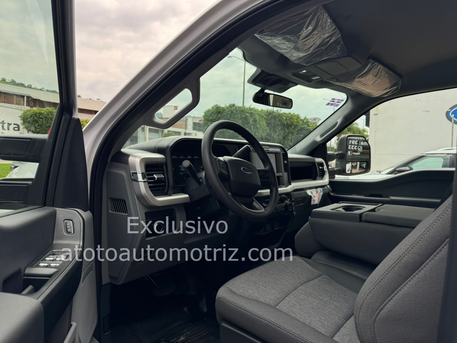Ford F350 2024 Doble Cabina Automático Blanco