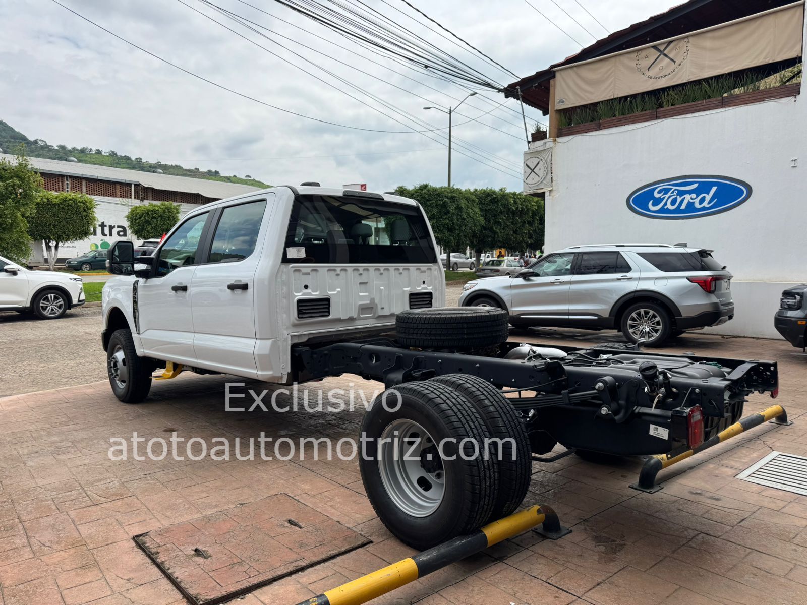 Ford F350 2024 Doble Cabina Automático Blanco