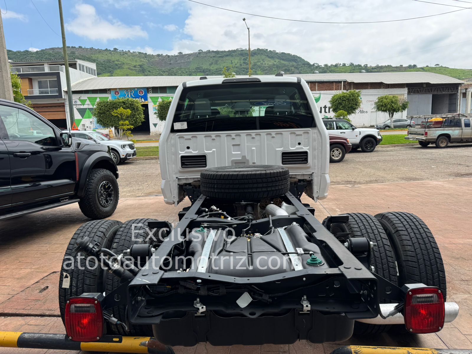 Ford F350 2024 Doble Cabina Automático Blanco