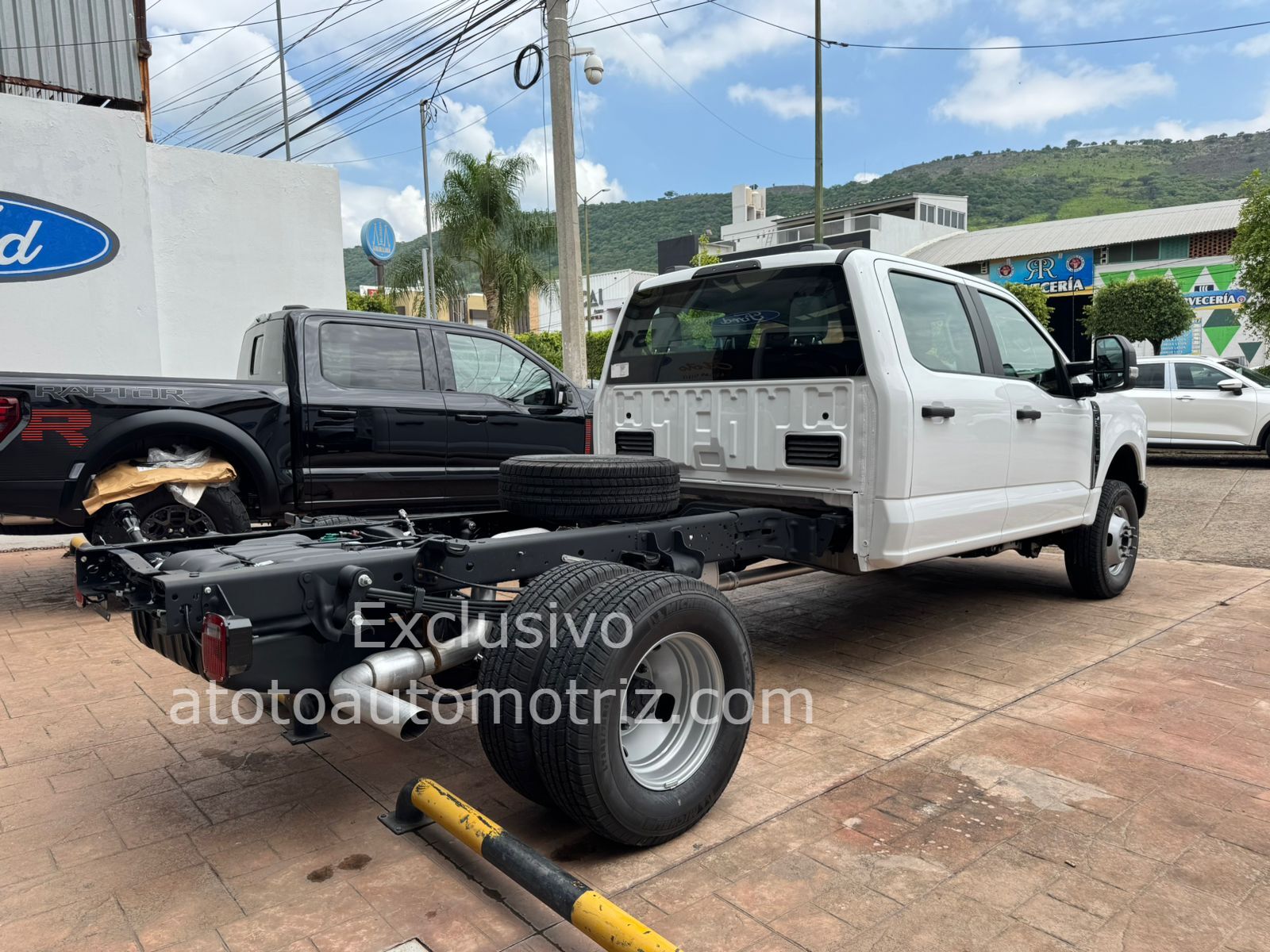 Ford F350 2024 Doble Cabina Automático Blanco