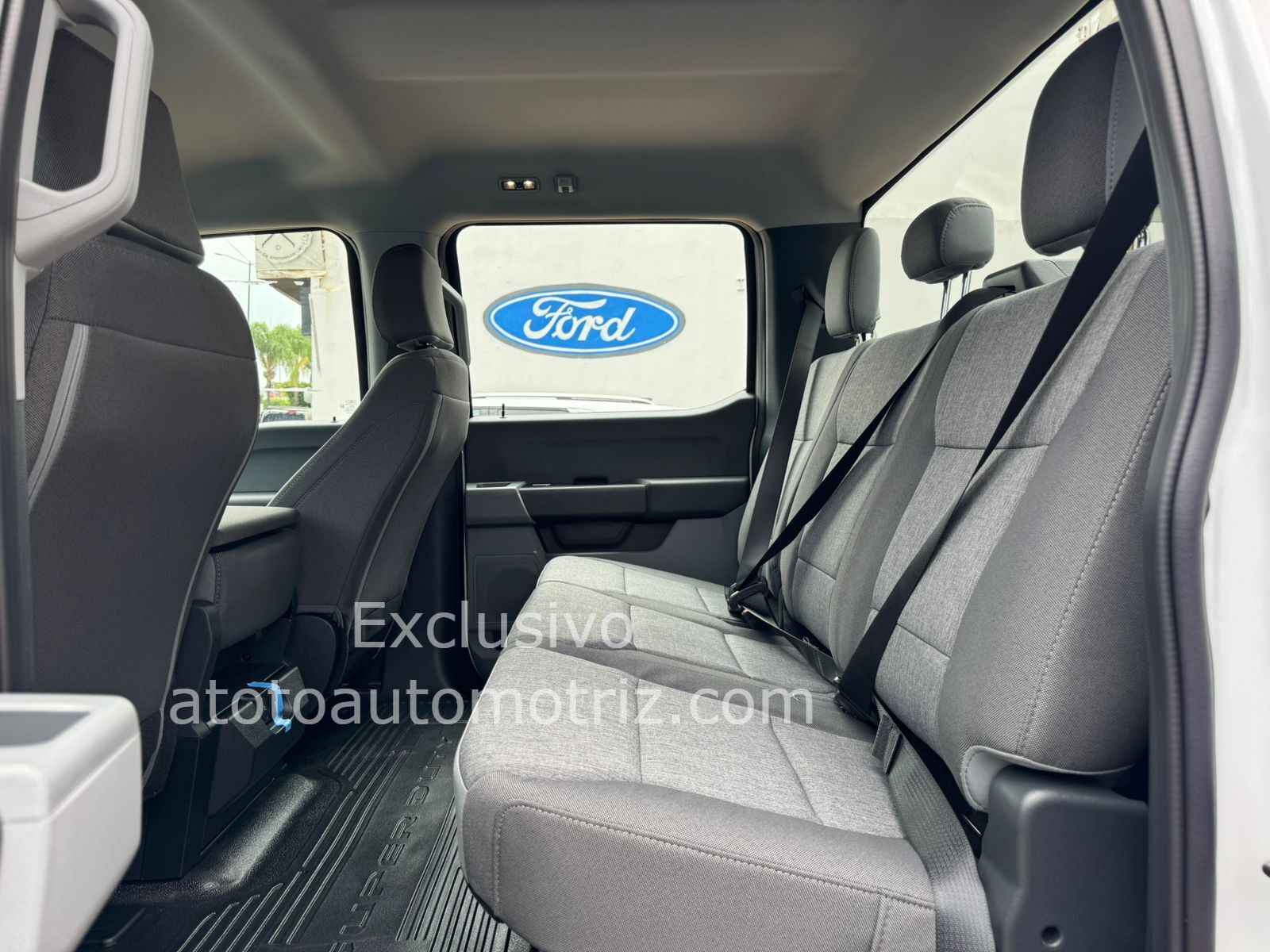 Ford F350 2024 Doble Cabina Automático Blanco