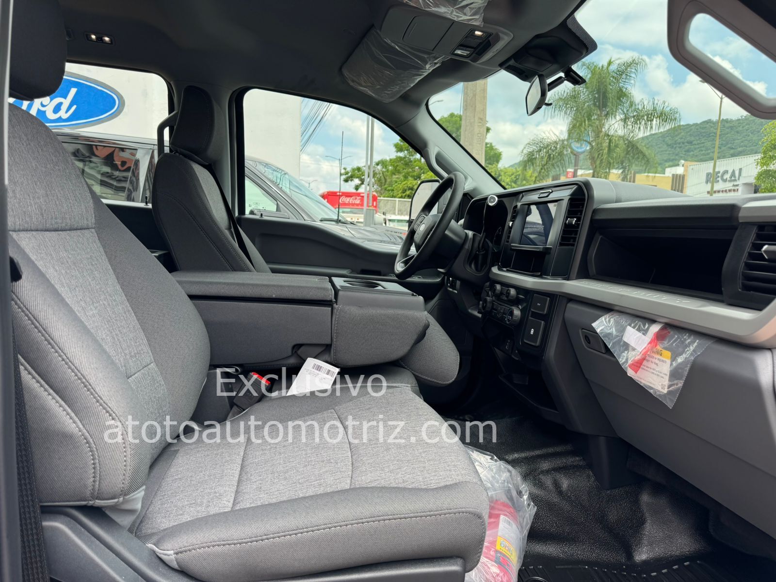 Ford F350 2024 Doble Cabina Automático Blanco