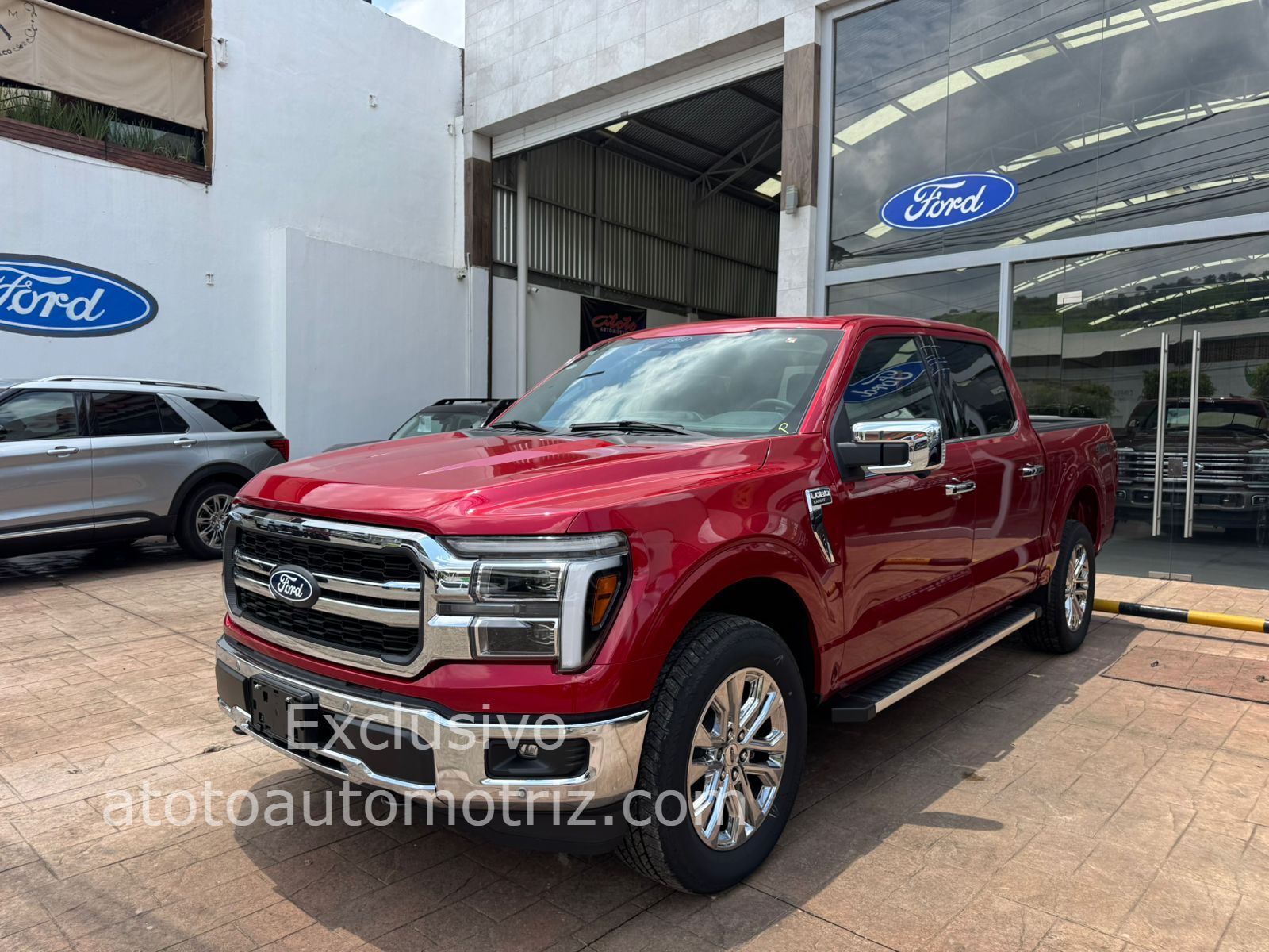 Ford Lobo 2025 Lariat Automático Rojo