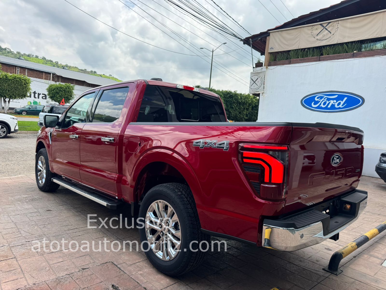 Ford Lobo 2025 Lariat Automático Rojo