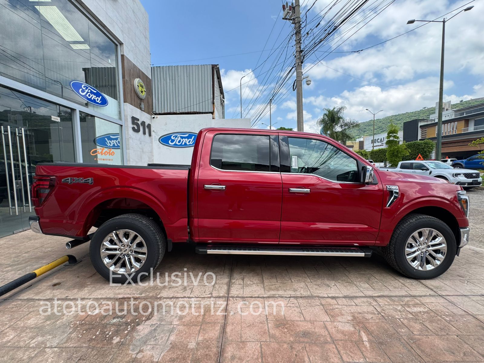 Ford Lobo 2025 Lariat Automático Rojo