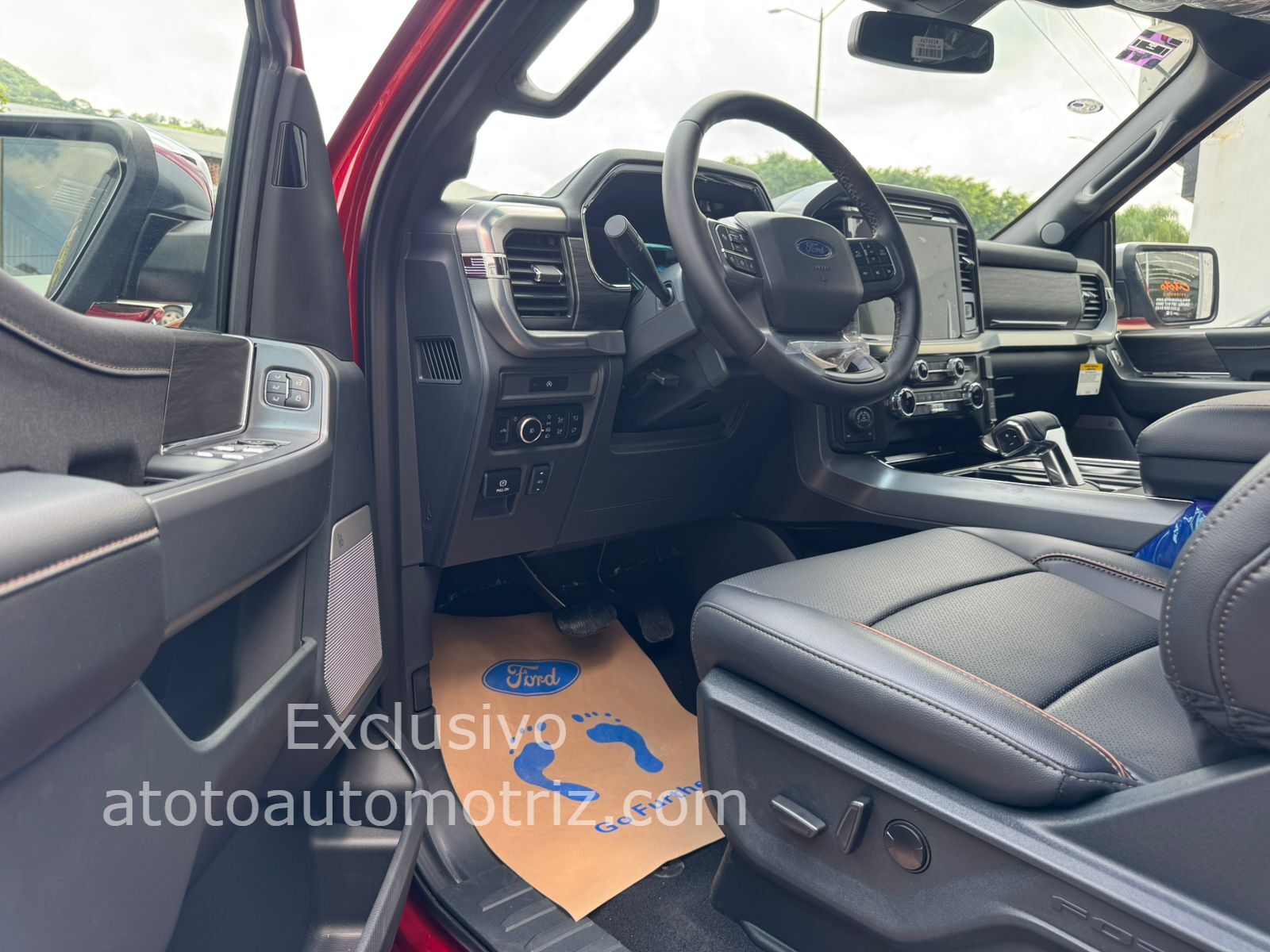 Ford Lobo 2025 Lariat Automático Rojo