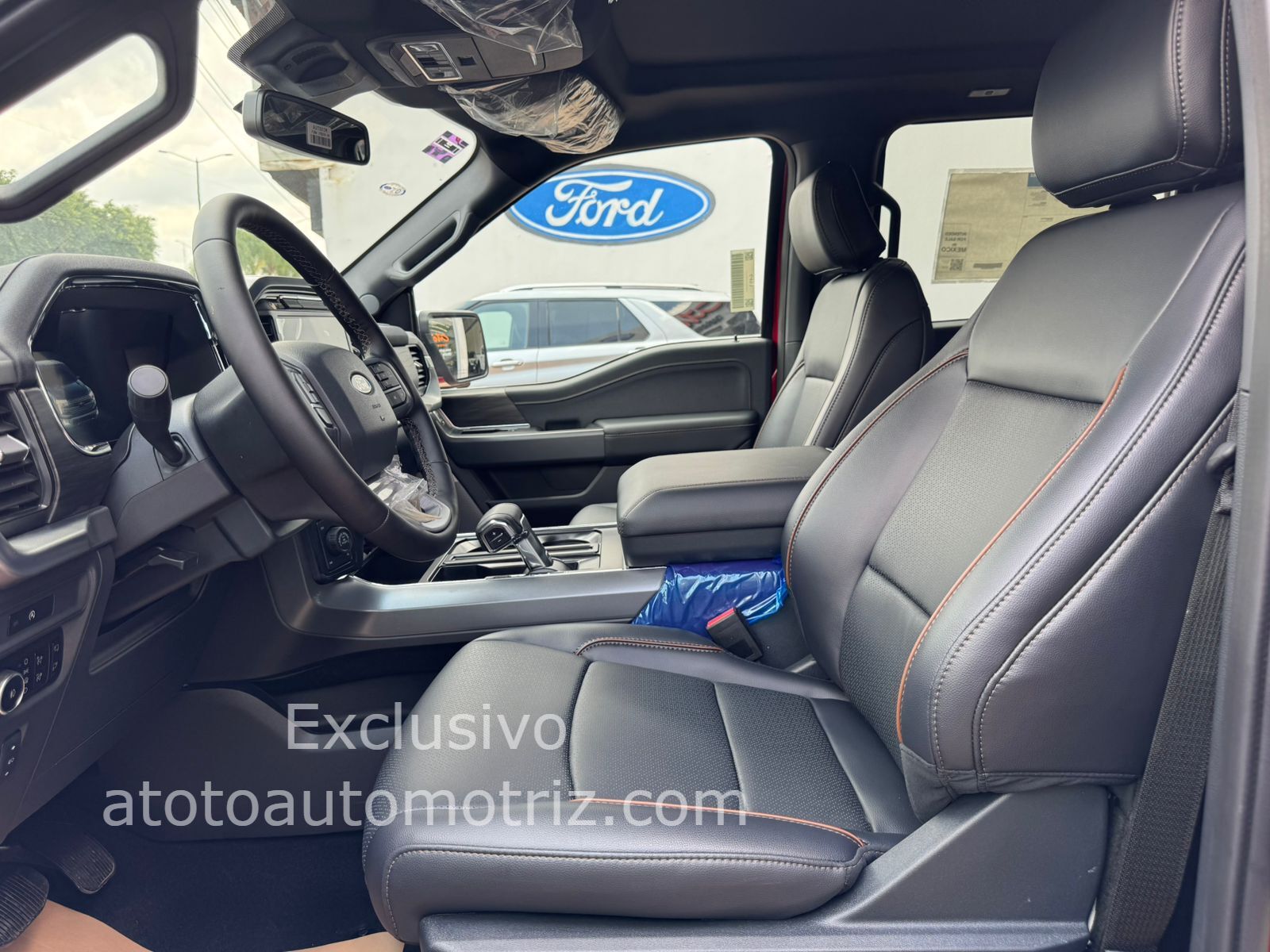 Ford Lobo 2025 Lariat Automático Rojo