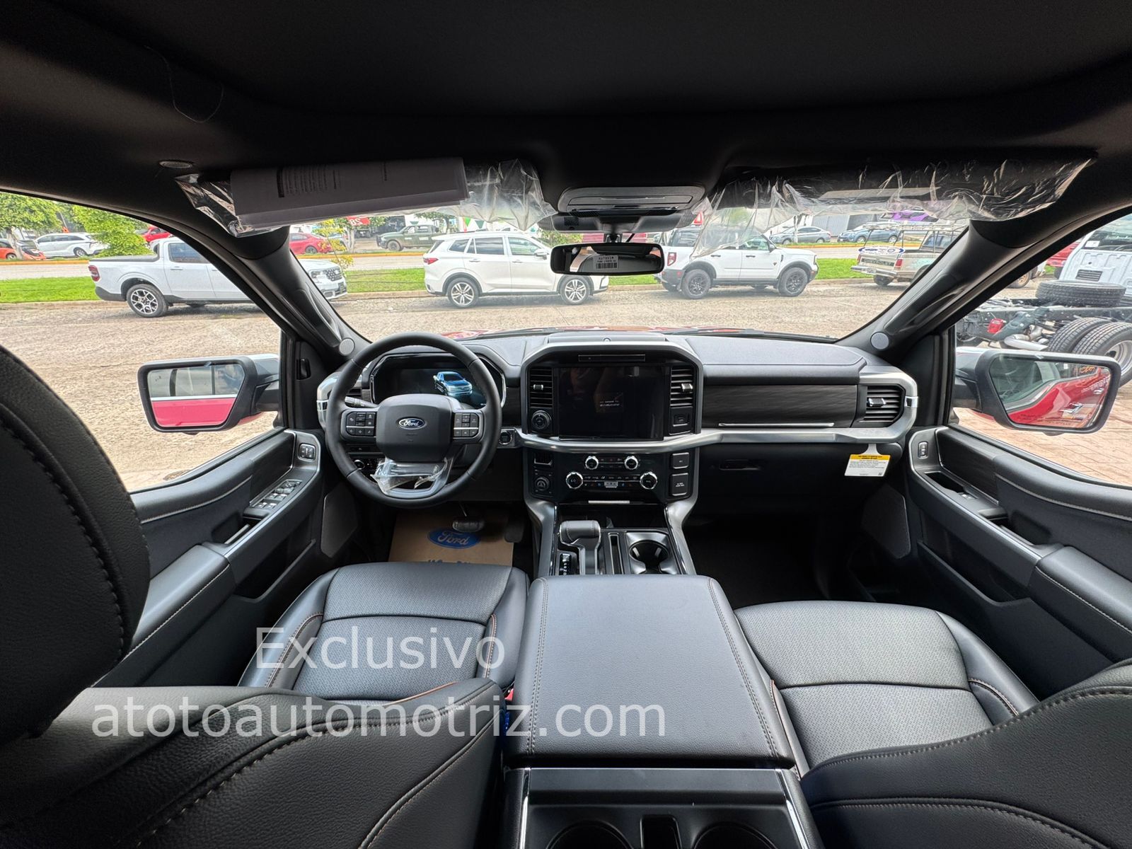 Ford Lobo 2025 Lariat Automático Rojo