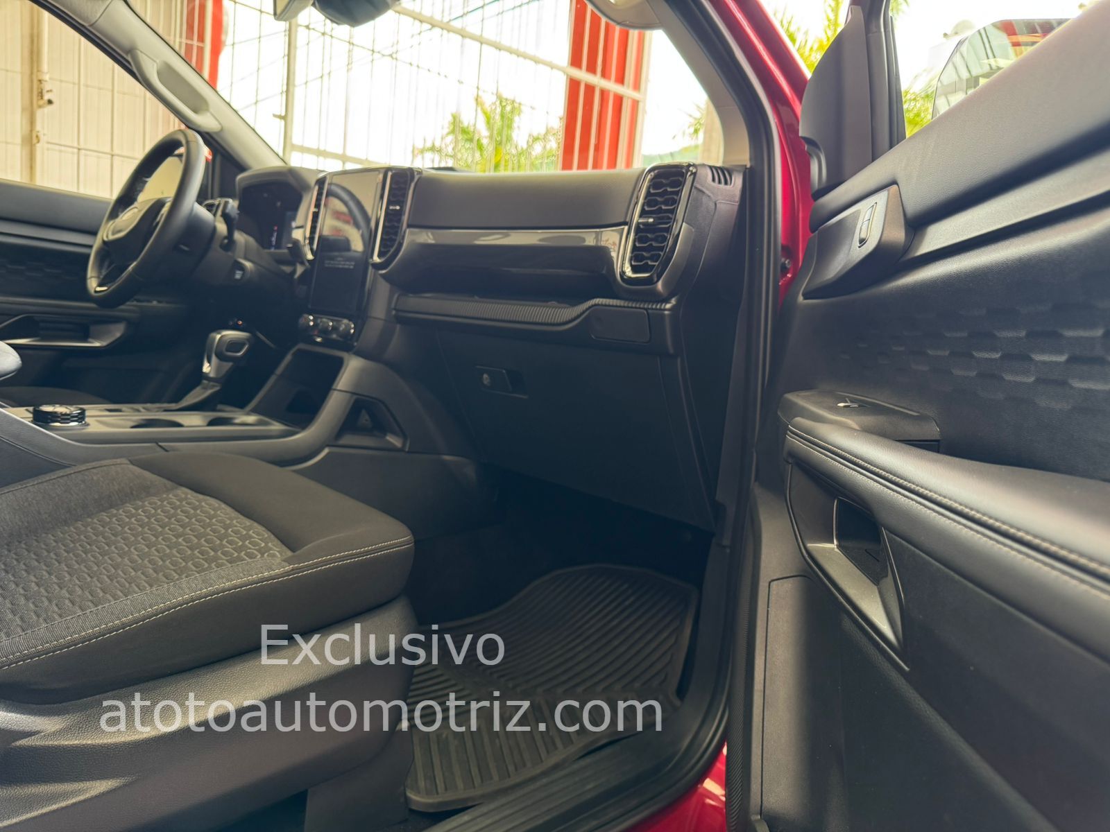 Ford Ranger 2024 XLT Automático Rojo