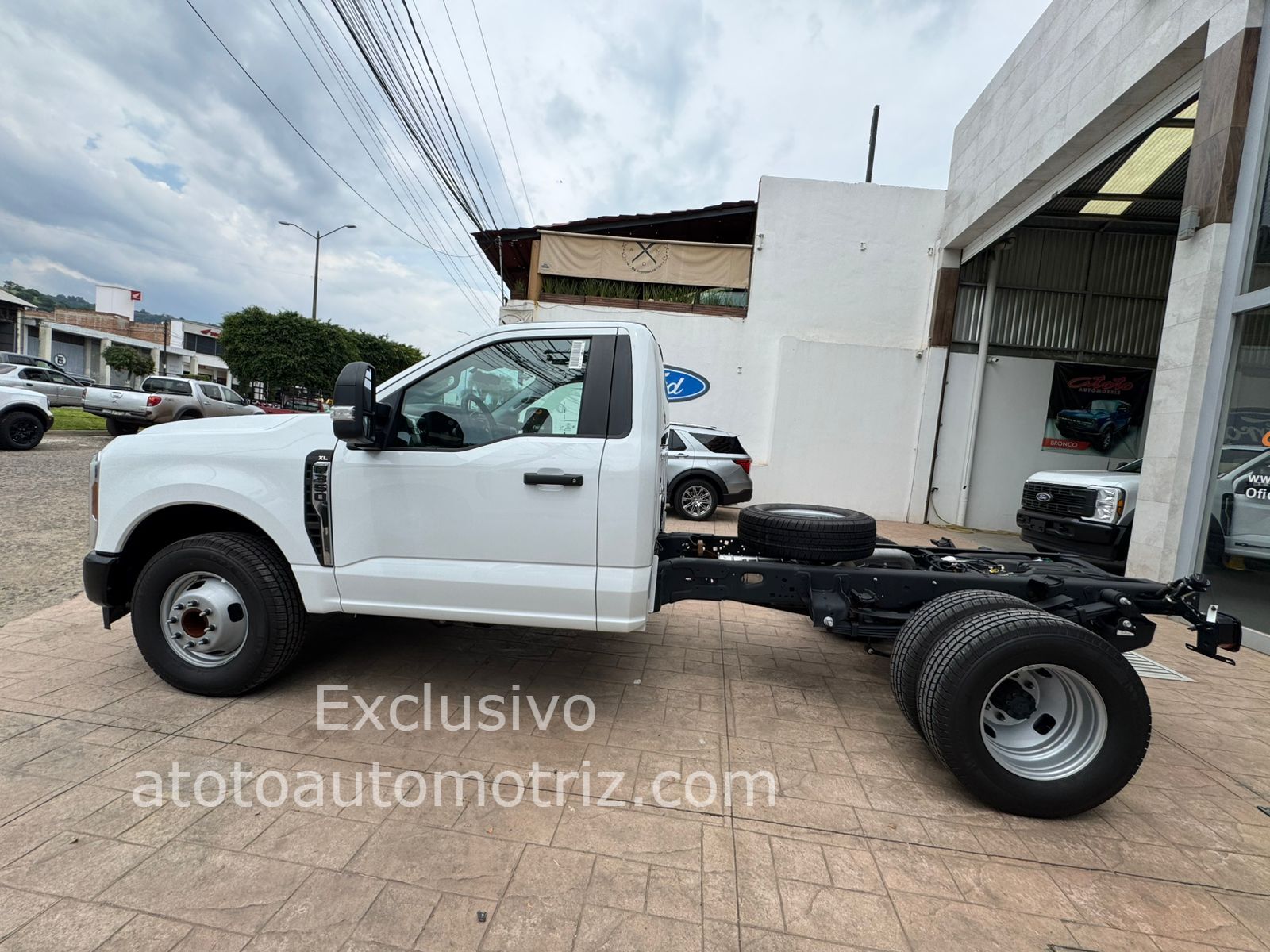 Ford F350 2025 Super Duty Automático Blanco