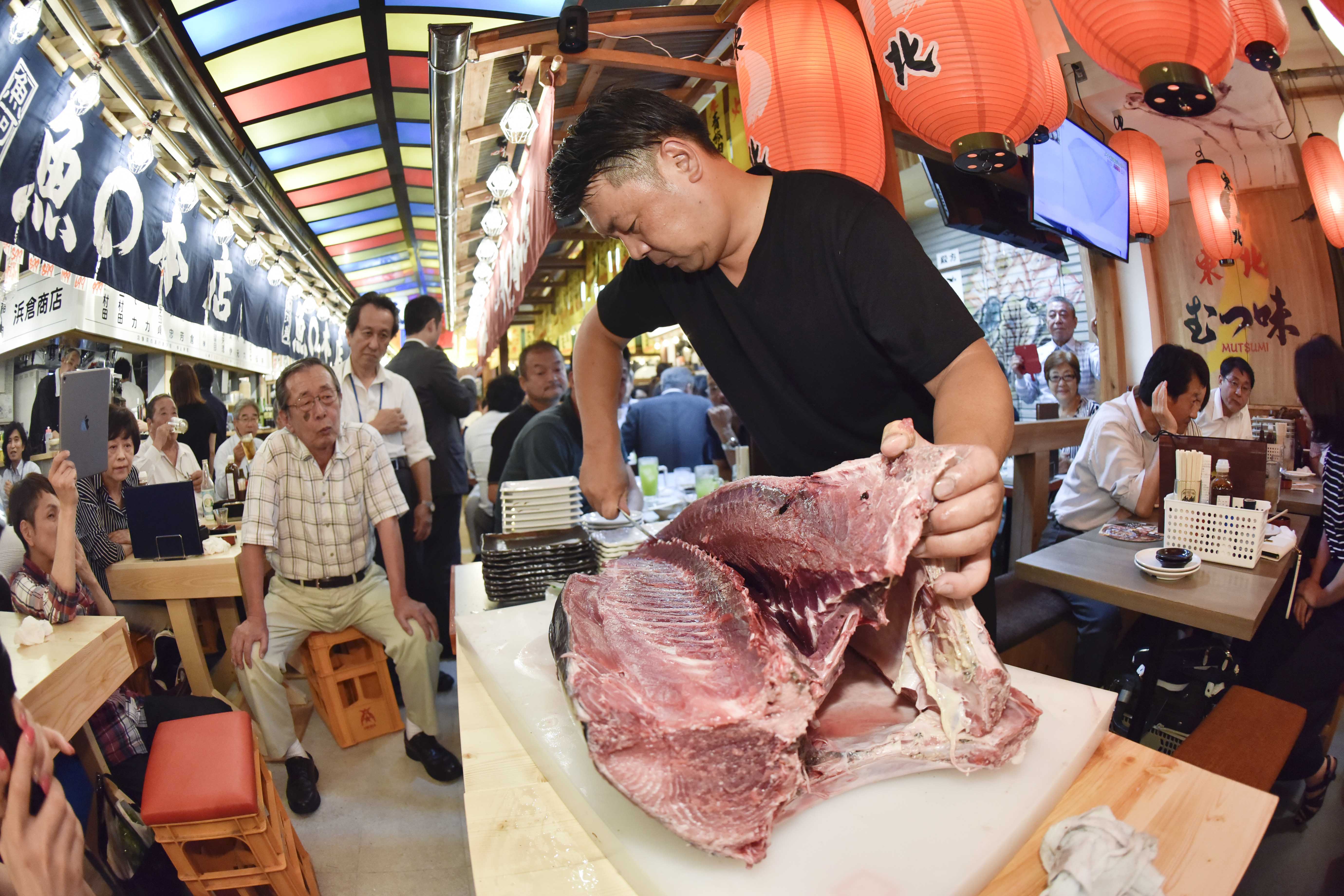 料理長 新橋ガード下横丁 魚 新橋ガード下横丁 魚 の採用情報 株式会社浜倉的商店製作所