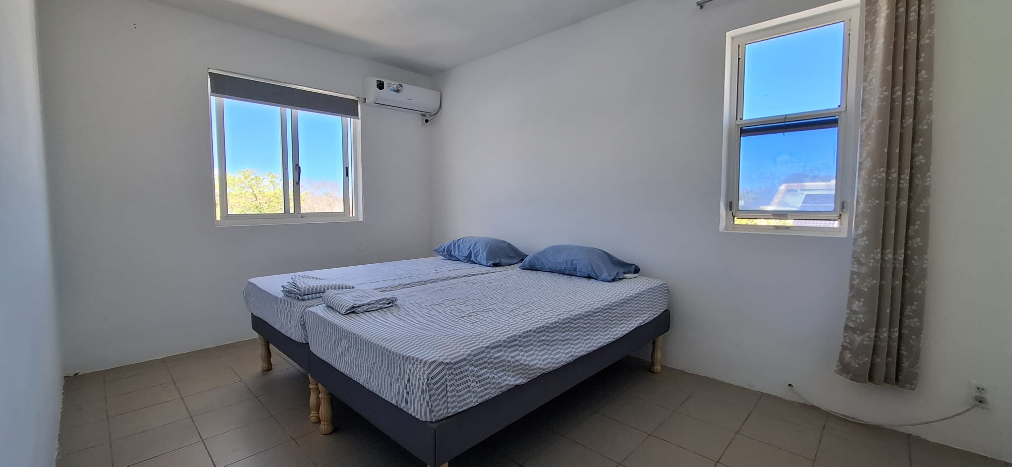 24 Kaya Piano Willemstad Curaçao