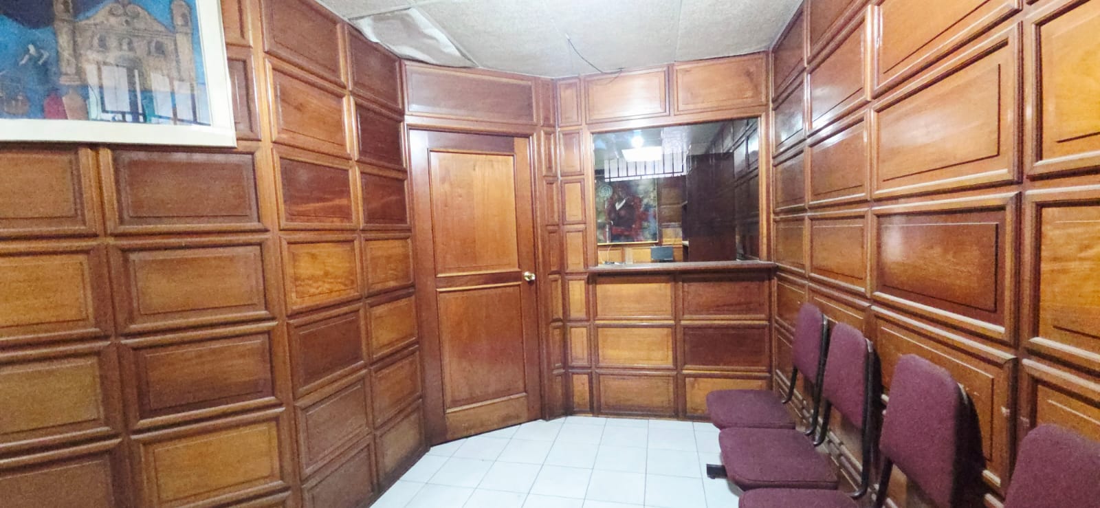 VENTA DE OFICINA EN ZONA 4 EDIFICIO EL PATIO - Miniatura 7