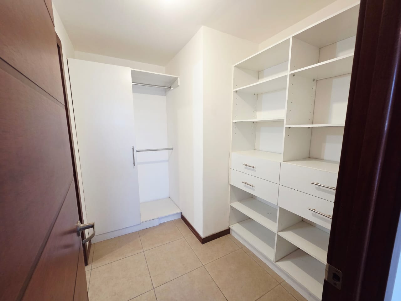 VENTA DE APARTAMENTO EN ZONA 10 - Miniatura 15