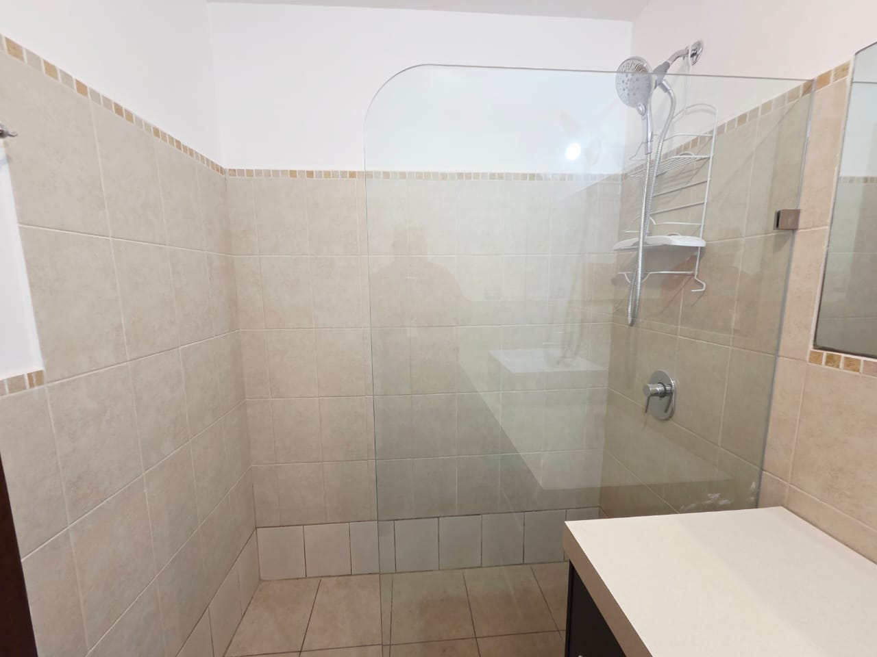 VENTA DE APARTAMENTO EN ZONA 10 - Miniatura 6