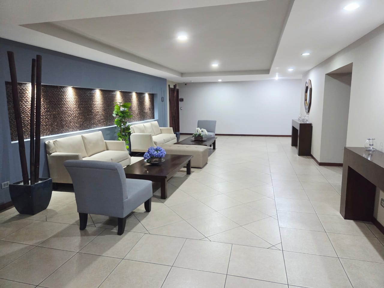 VENTA DE APARTAMENTO EN ZONA 10 - Miniatura 16