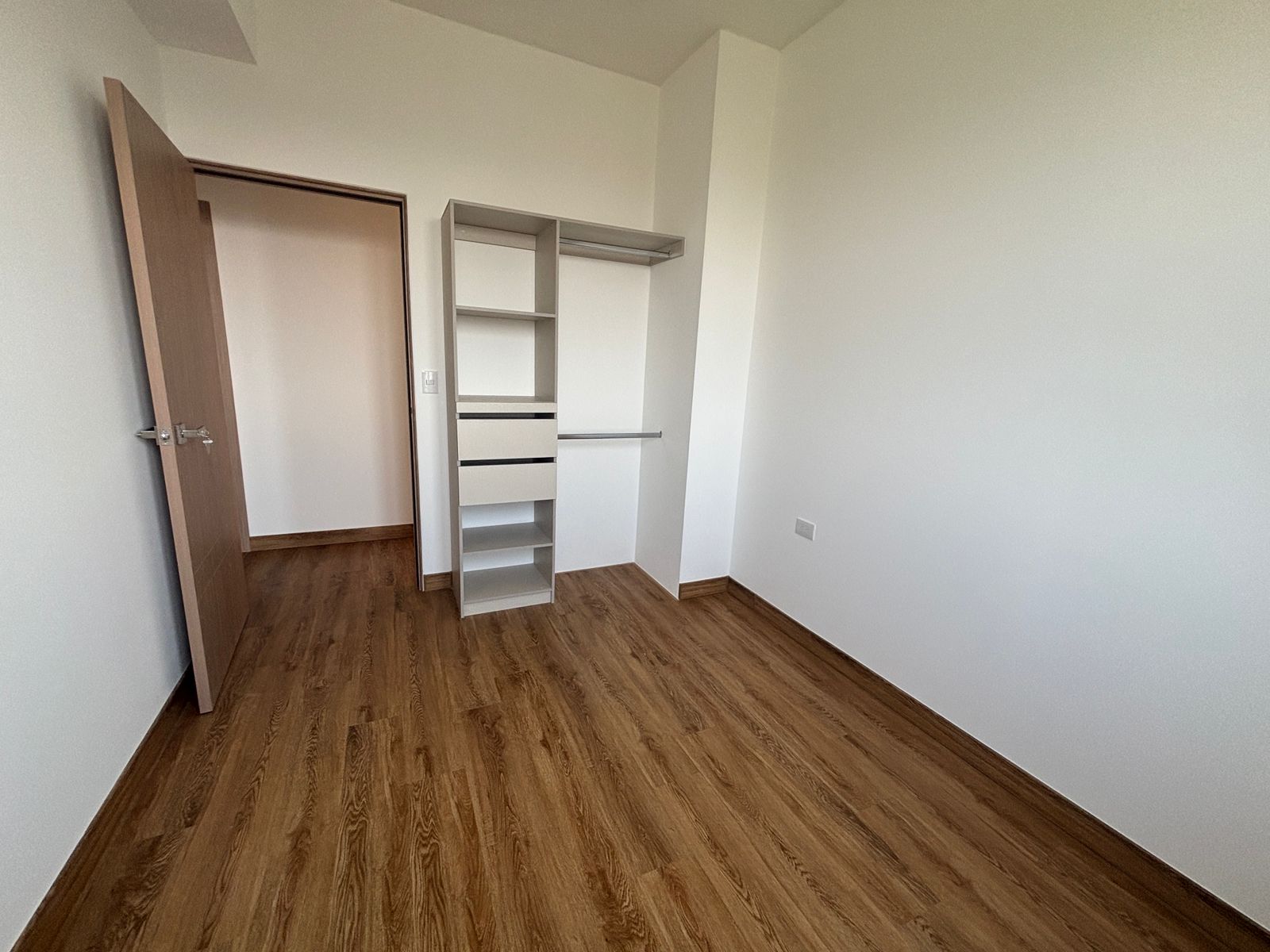 Este hermoso apartamento ubicado en Vertical El Zapote te ofrece: - Miniatura 8