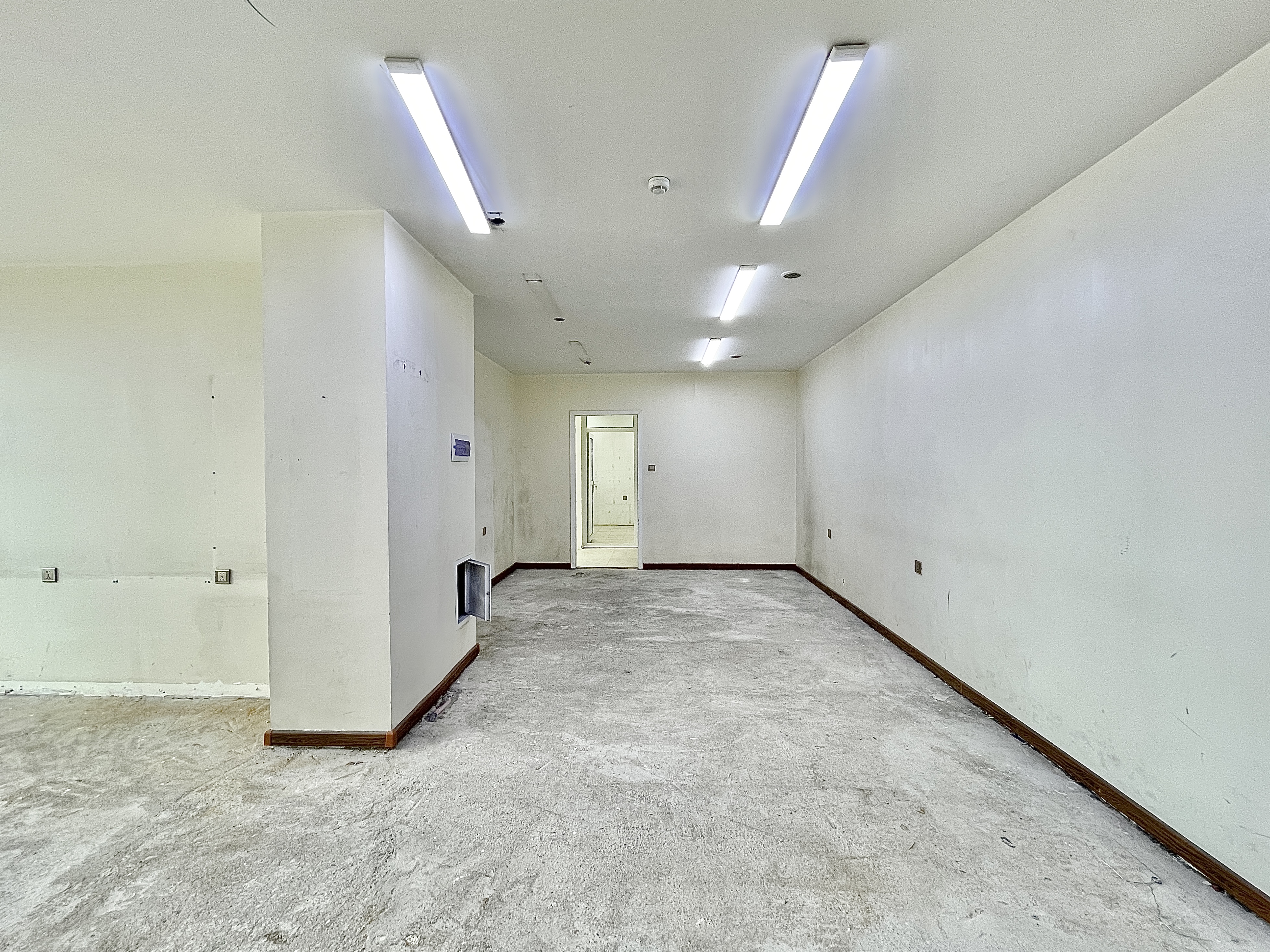 211m² retail space for sale — 5
