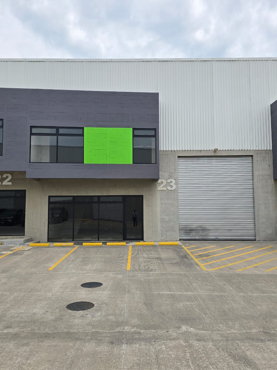 ULTIMOS 4 DISPONIBLES. Espacios versátiles de 384 m² diseñados para integrar área de almacenamiento