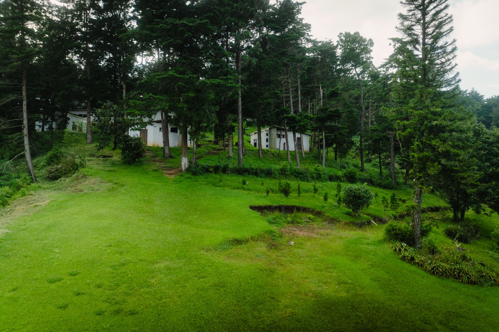 Terreno en venta ideal para retiros, eventos y desarrollo - Image 2