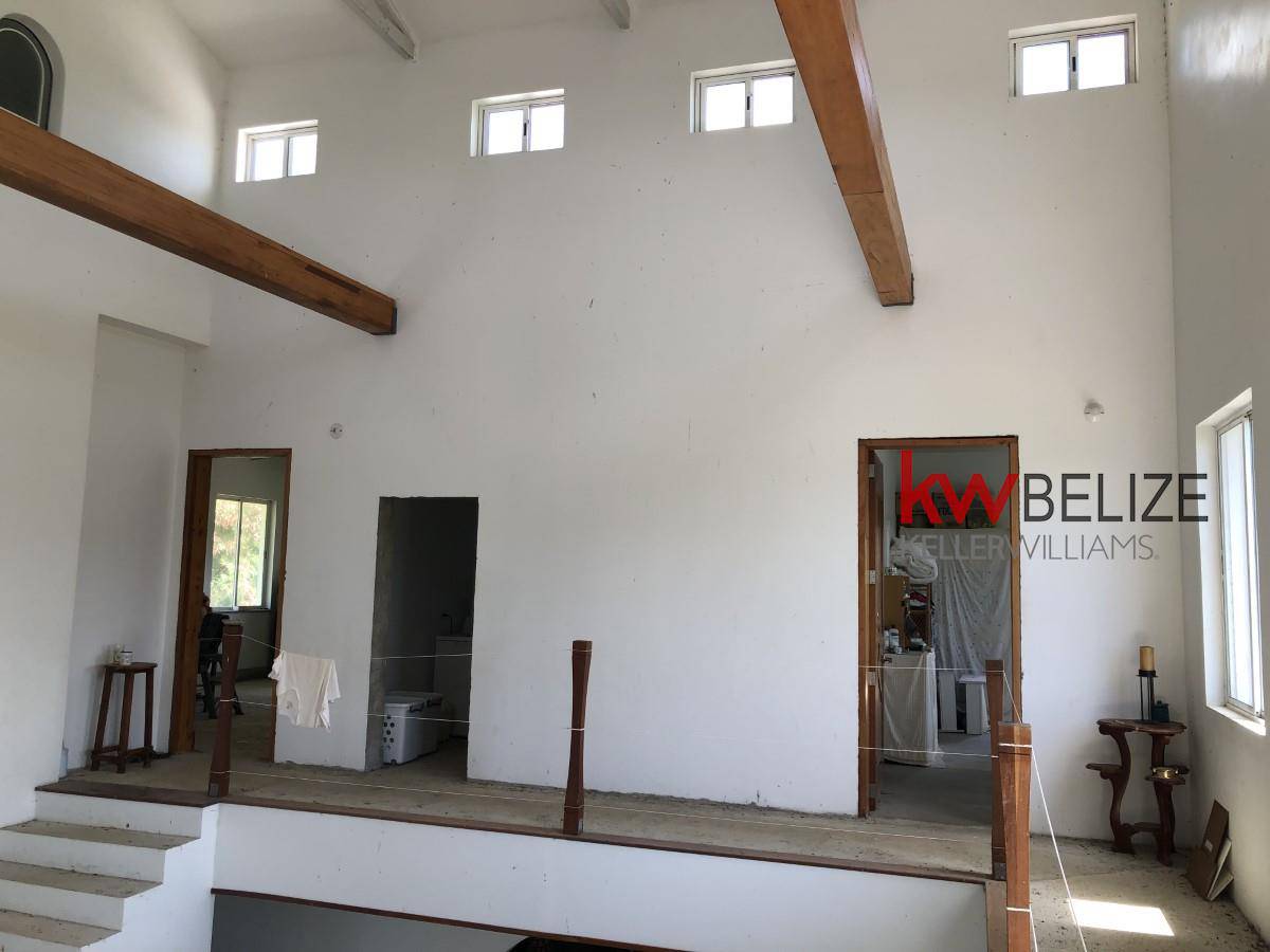 #Coastal Road Home on 224 Acres near the Southern Lagoon Manatee-Gales Point Belize District