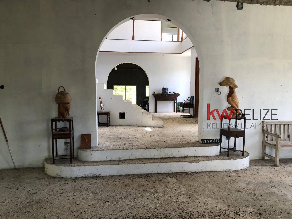 #Coastal Road Home on 224 Acres near the Southern Lagoon Manatee-Gales Point Belize District