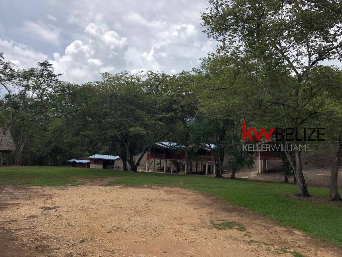 #Six Cabins on 4 acres in Santa Elena Cayo Santa Elena Cayo District