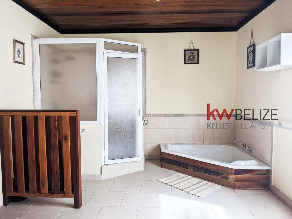 Stunning Property with 2000 Feet Lake Frontage Orange Walk Town Orange Walk District