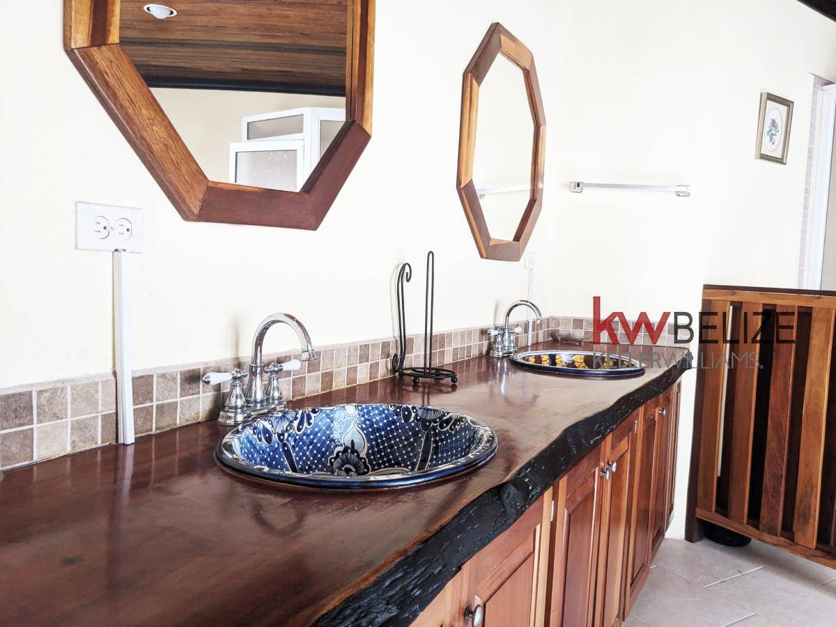 Stunning Property with 2000 Feet Lake Frontage Orange Walk Town Orange Walk District