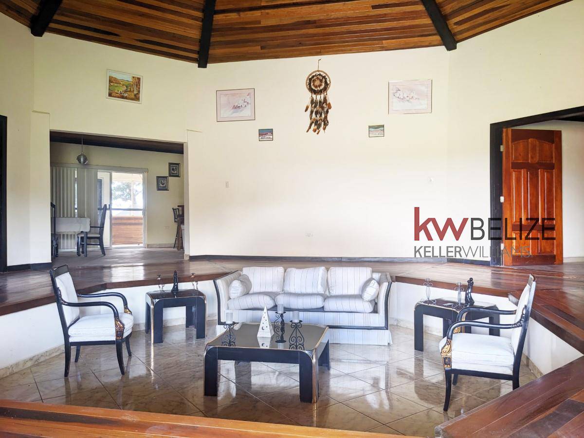 Stunning Property with 2000 Feet Lake Frontage Orange Walk Town Orange Walk District