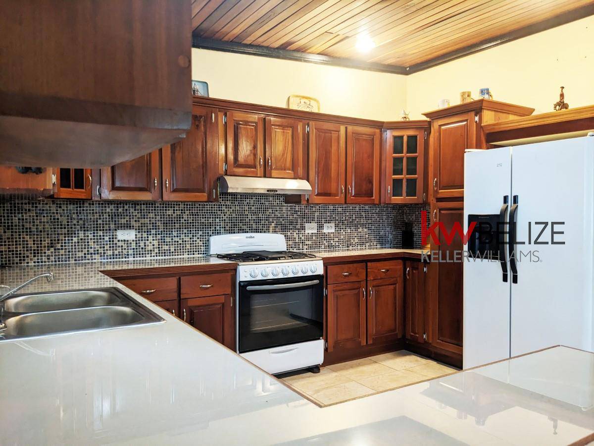Stunning Property with 2000 Feet Lake Frontage Orange Walk Town Orange Walk District