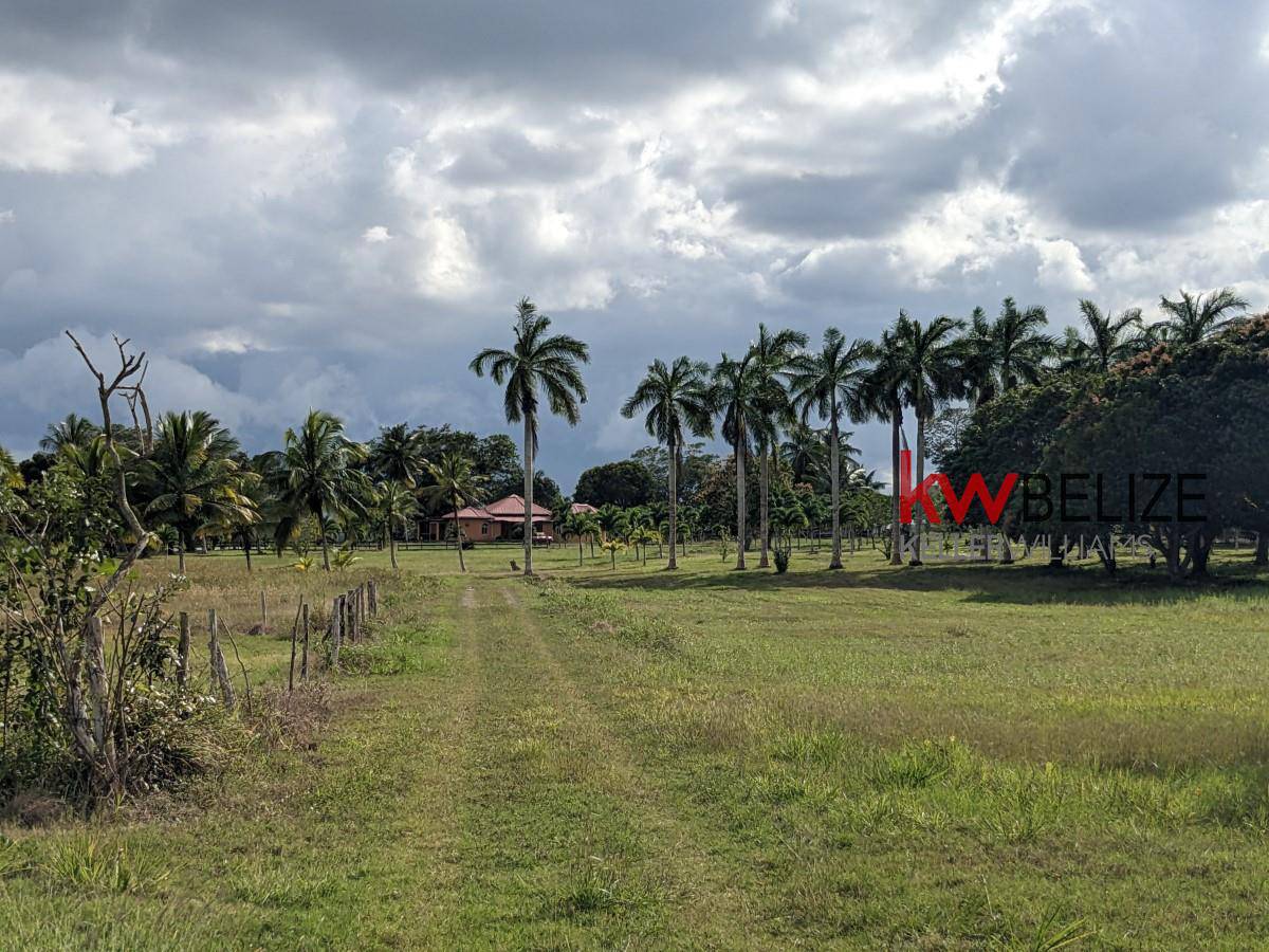 Stunning Property with 2000 Feet Lake Frontage Orange Walk Town Orange Walk District