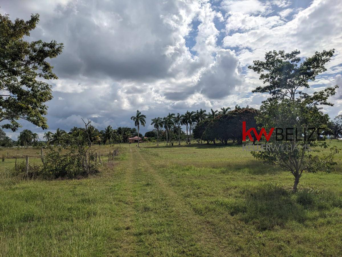 Stunning Property with 2000 Feet Lake Frontage Orange Walk Town Orange Walk District