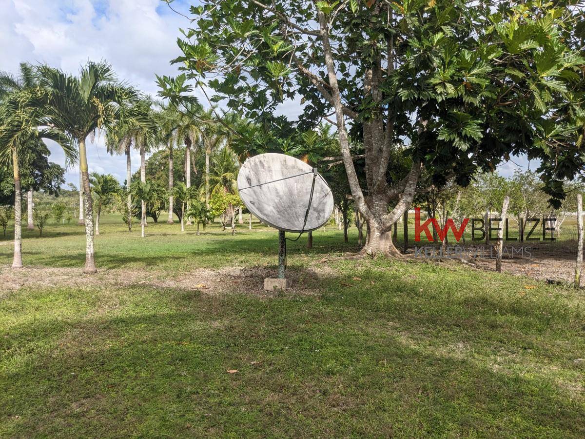 Stunning Property with 2000 Feet Lake Frontage Orange Walk Town Orange Walk District