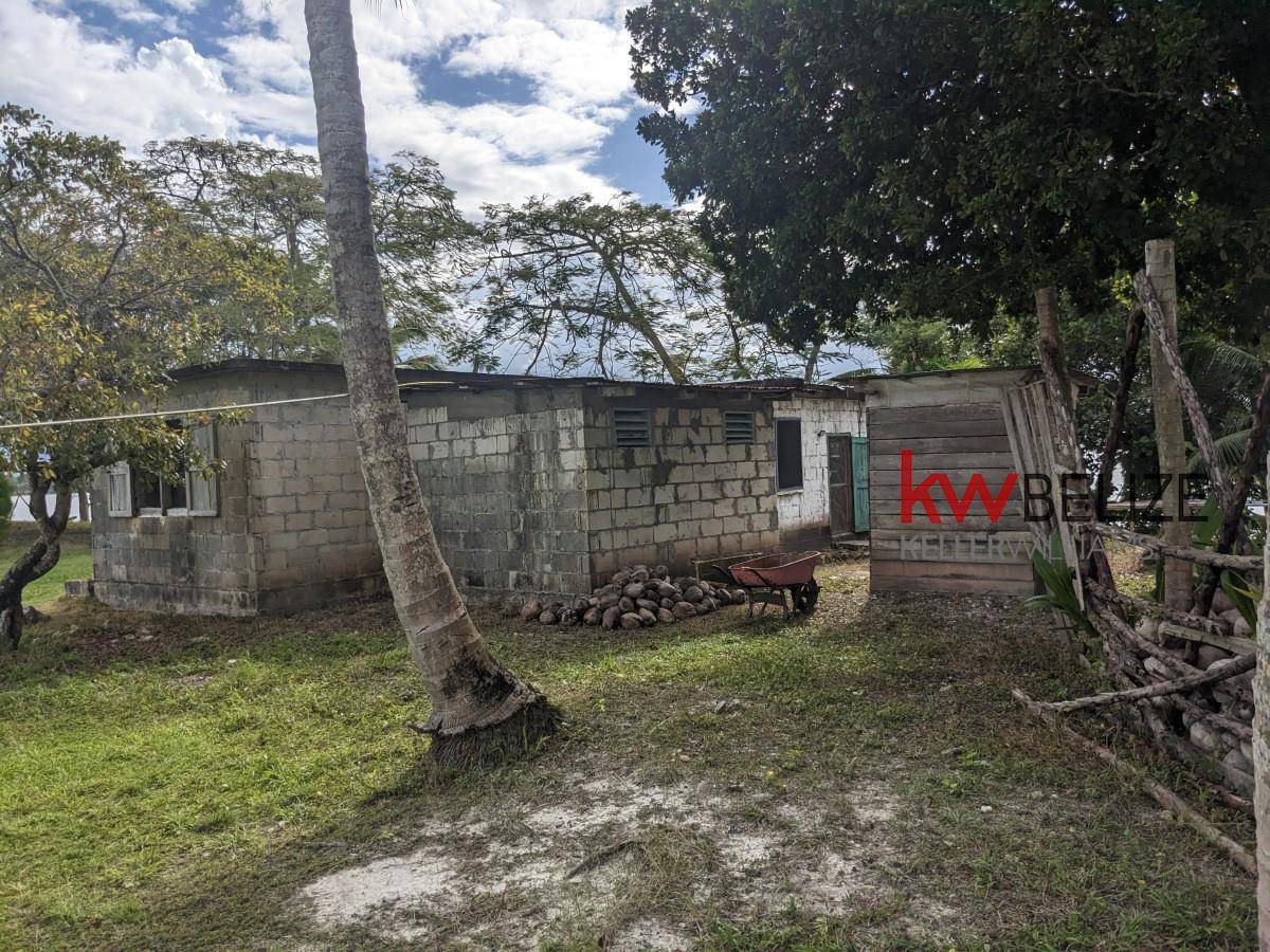 Stunning Property with 2000 Feet Lake Frontage Orange Walk Town Orange Walk District