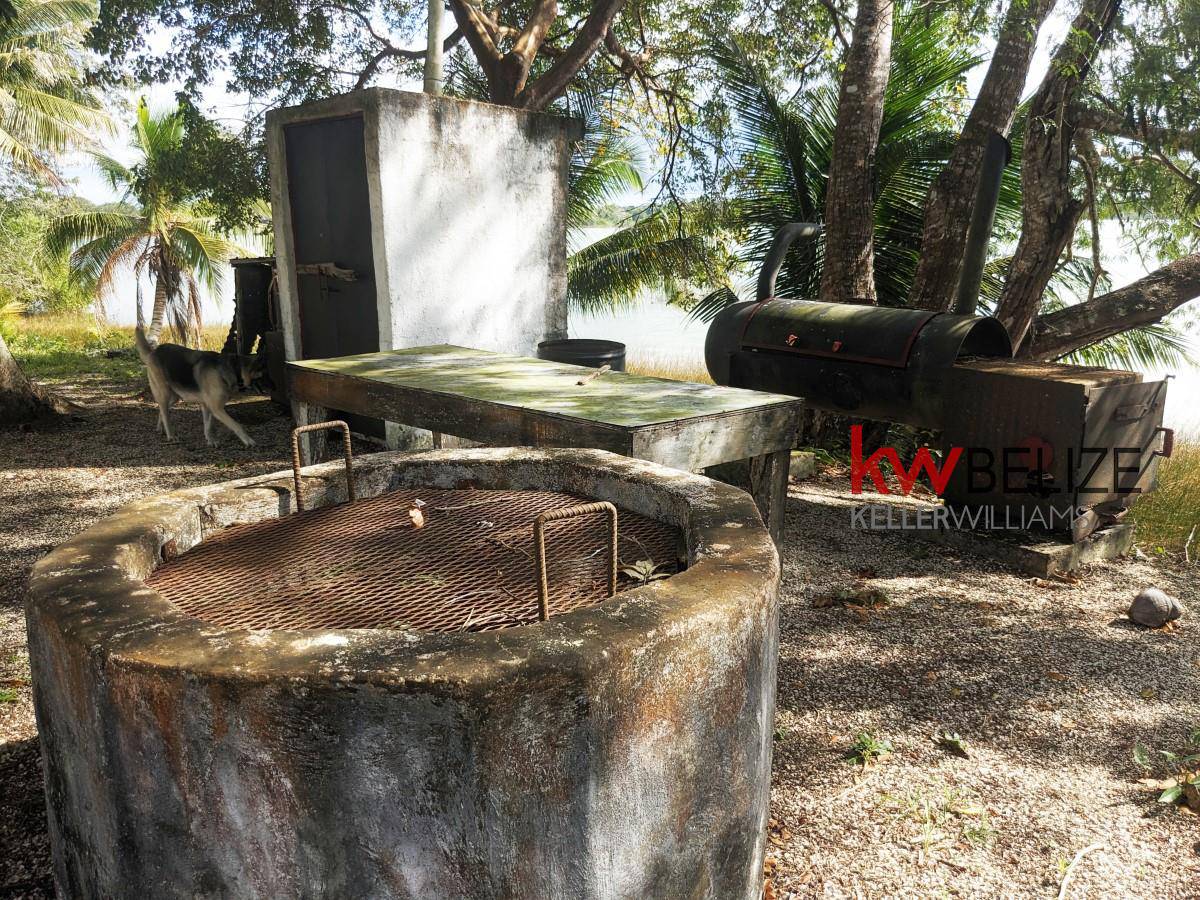Stunning Property with 2000 Feet Lake Frontage Orange Walk Town Orange Walk District